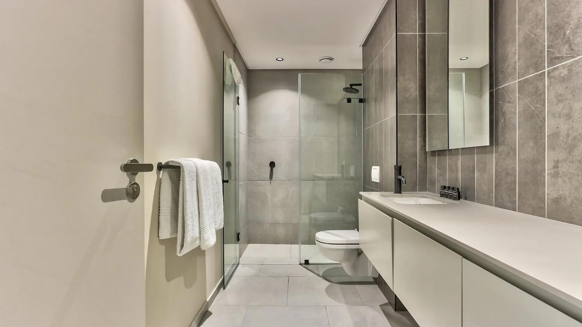 One Bedroom With Balcony And City Views Cape Town